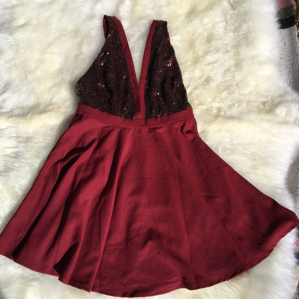 NWT Mebon Maroon V neck Sequins Dress Size Large
